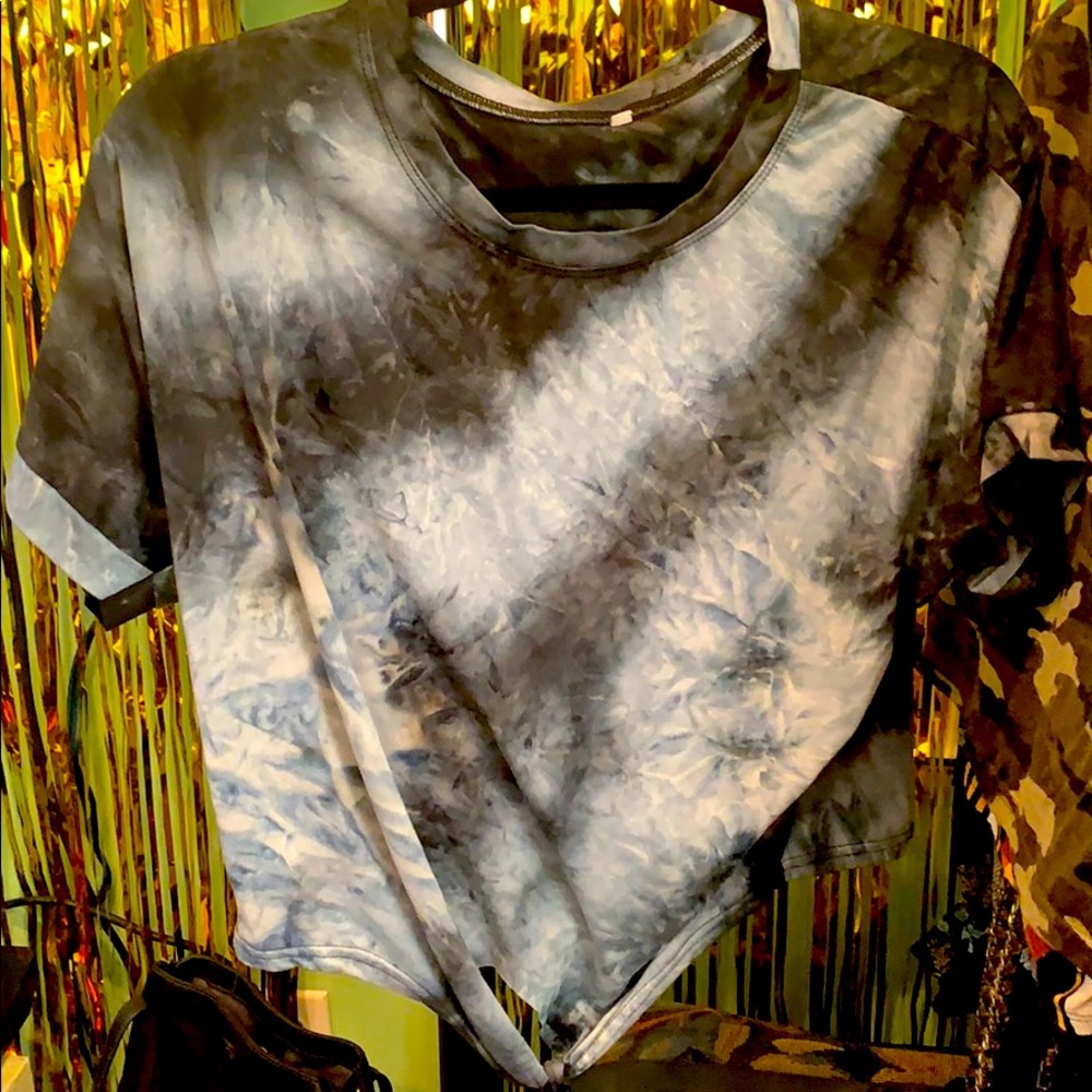 3/$15 front self tie knot tie dye crop top